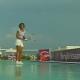 Rafa Nadal y a Serena Williams jugando tenis en una cancha de agua 